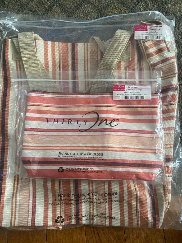 Thirty-One New Horizon Tote With Matching Medium Zipper Pouch - Brand New!